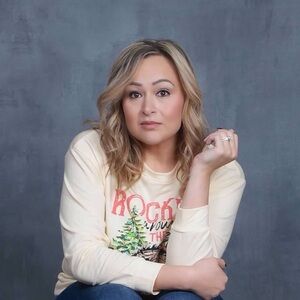 Meet your Posher, Crystal